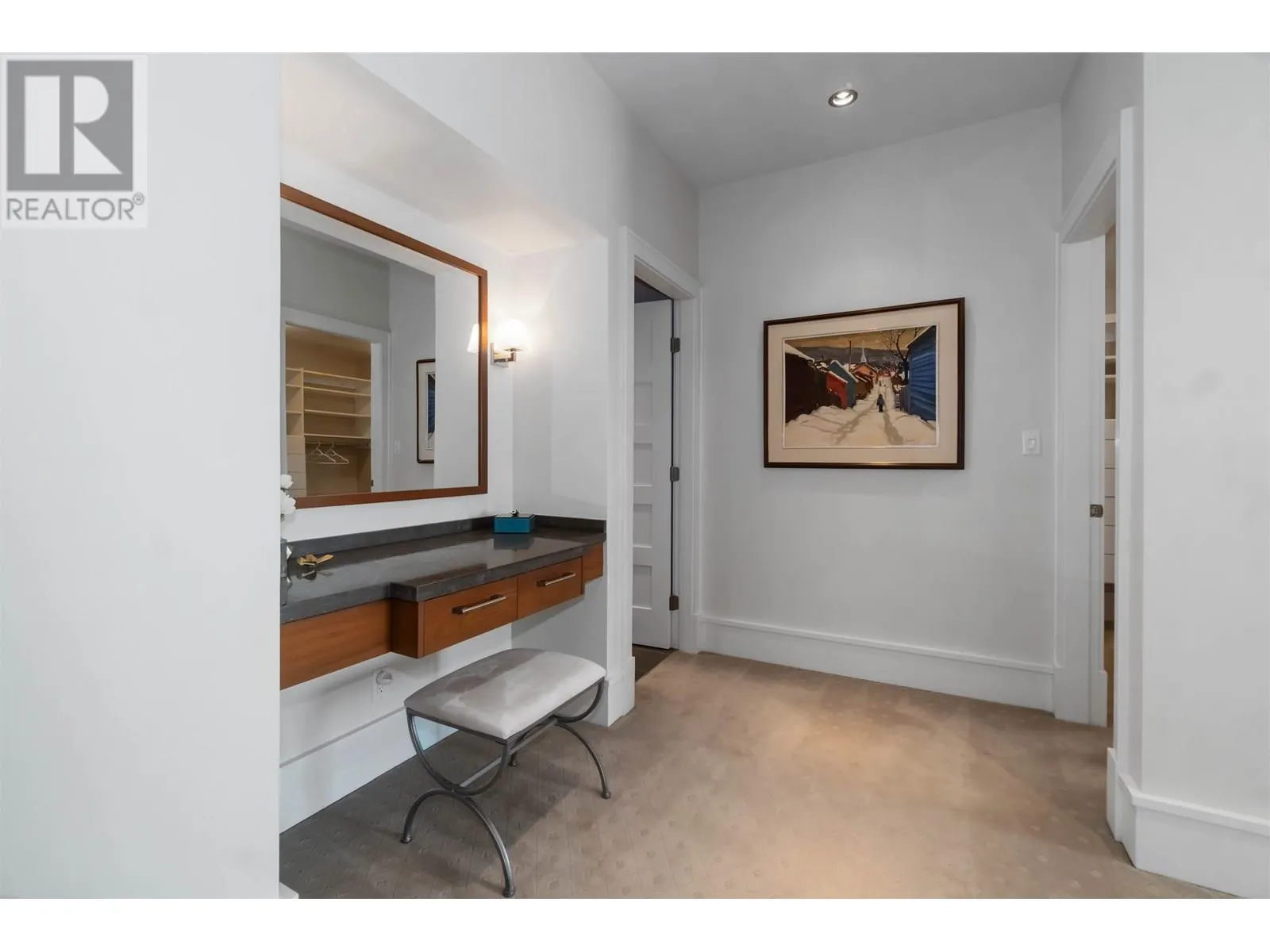304 2535 GARDEN COURT