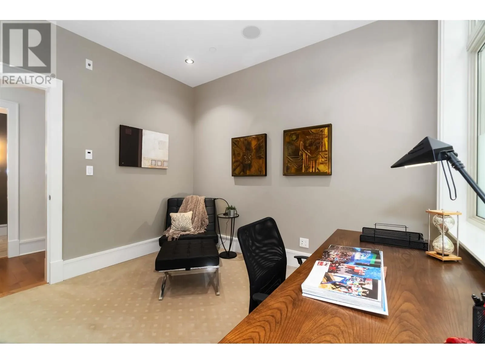 304 2535 GARDEN COURT