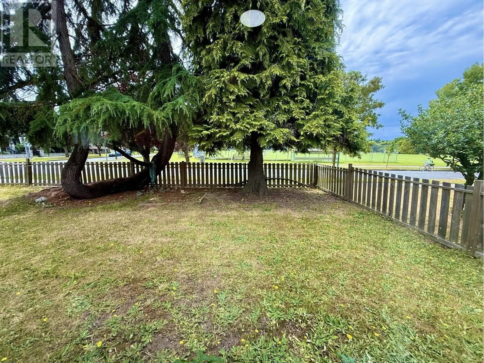 2381 OLIVER CRESCENT