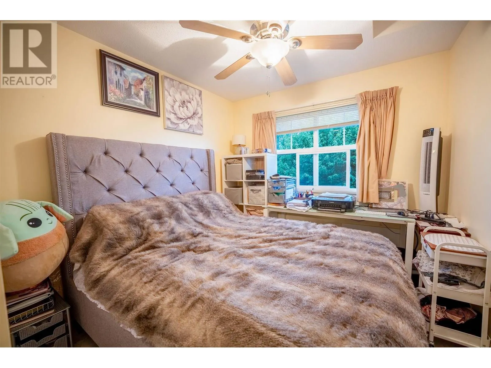 416 960 LYNN VALLEY ROAD