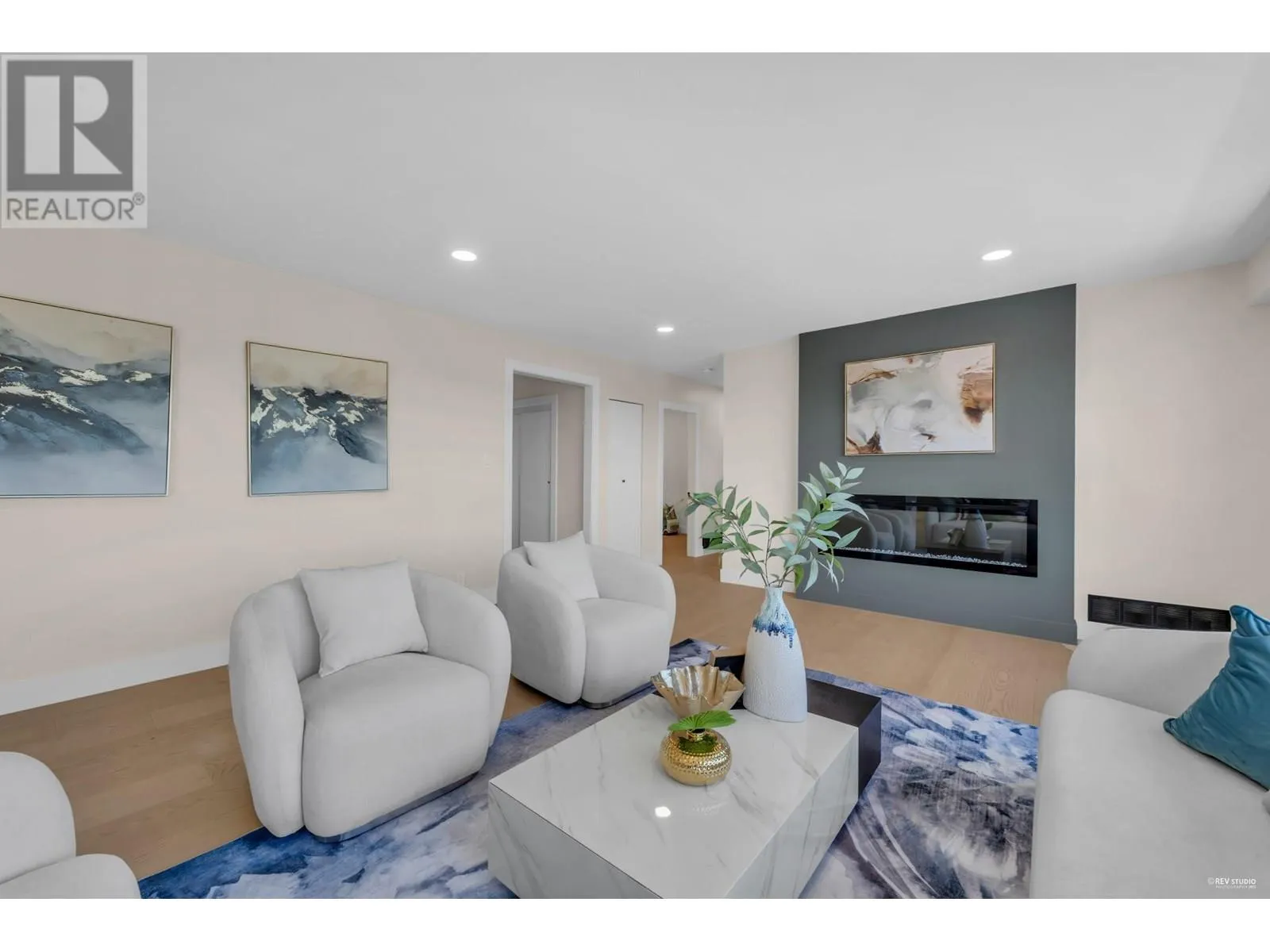 818 YOUNETTE DRIVE