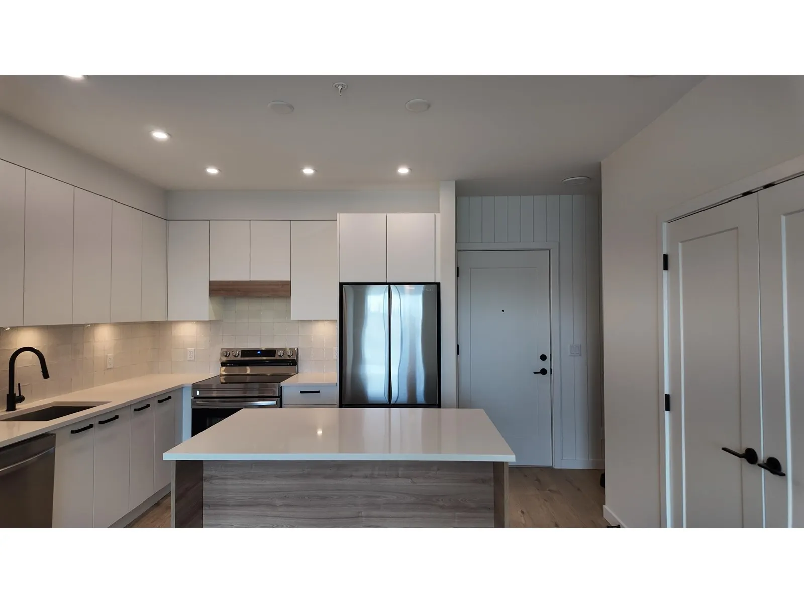 304 33920 BEST AVENUE