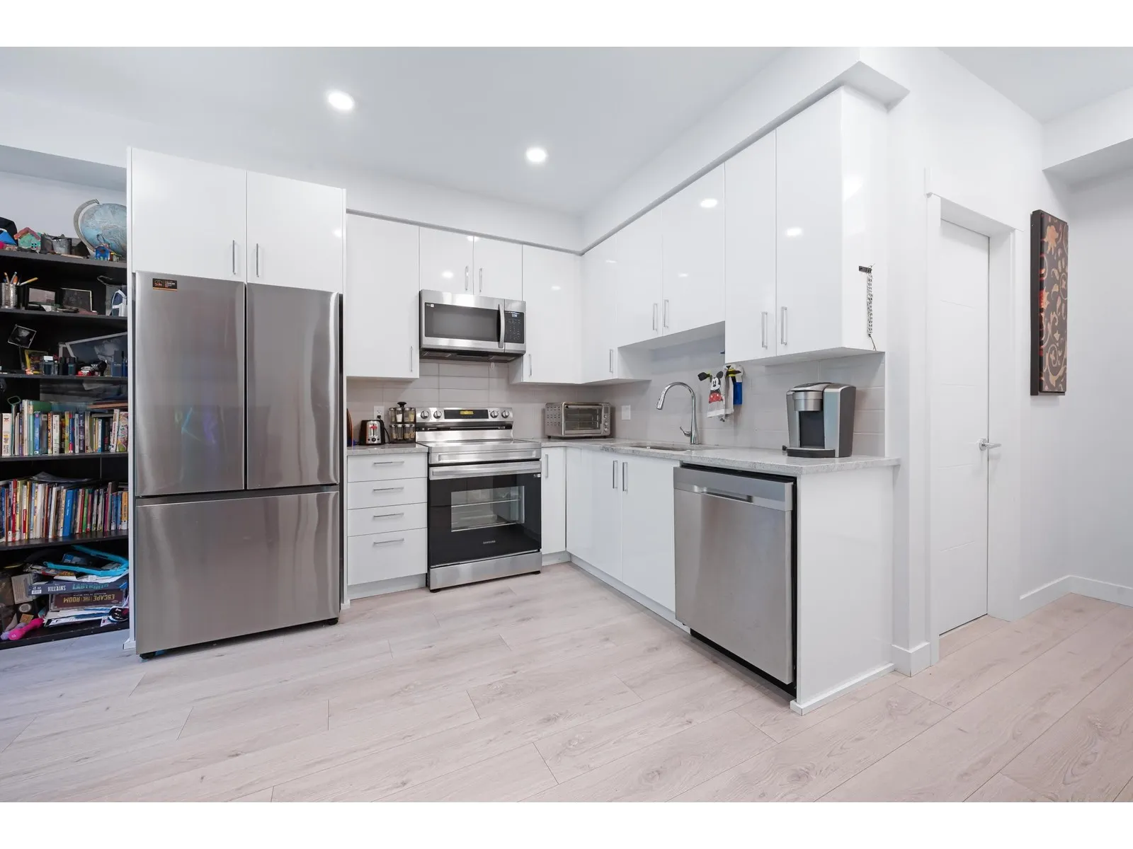 201 32690 14 AVENUE