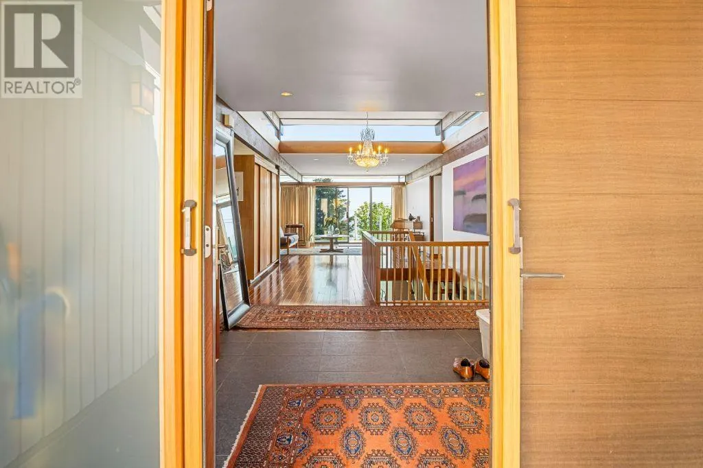 1132 CRESTLINE ROAD