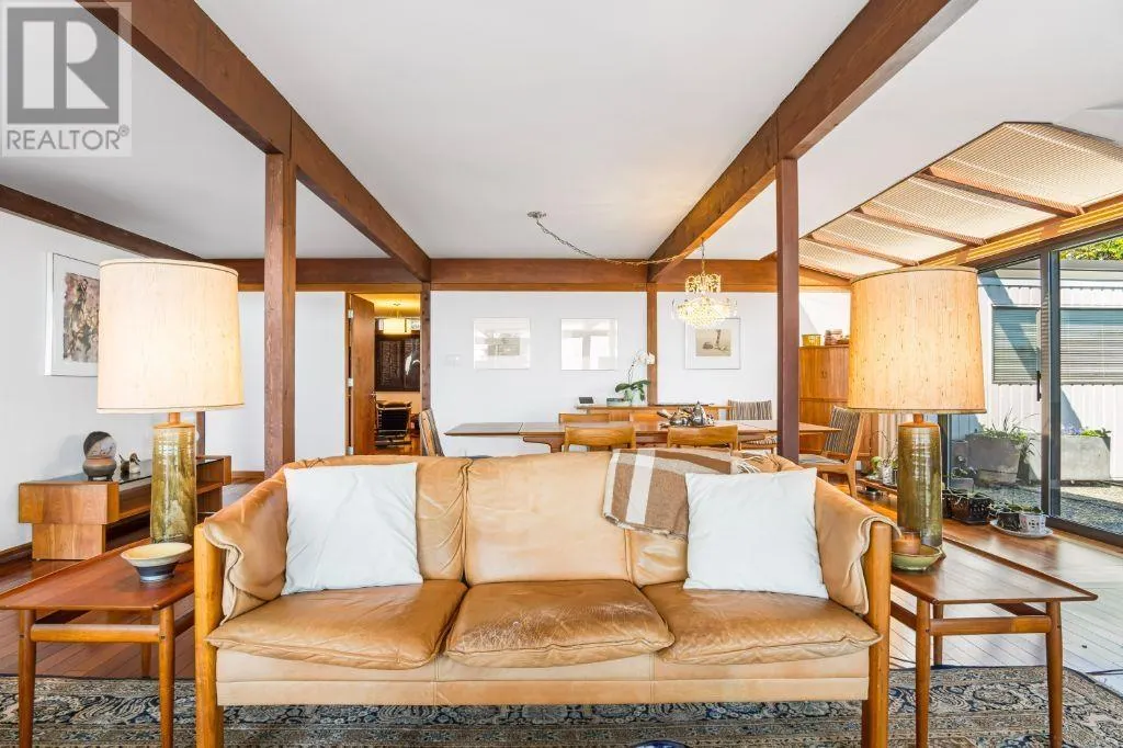 1132 CRESTLINE ROAD