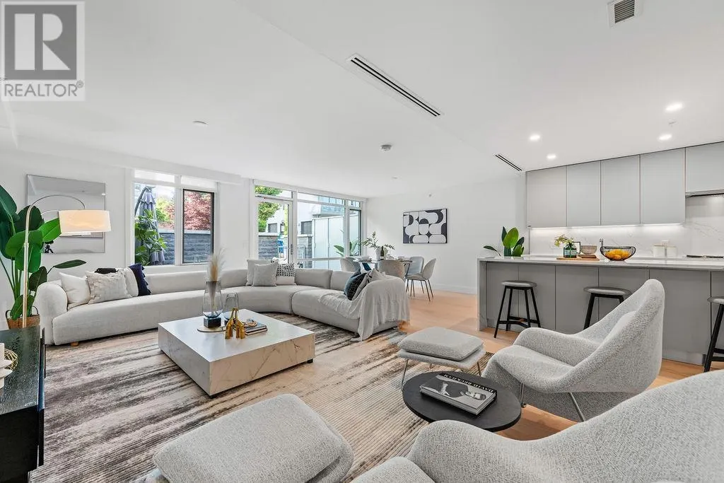 202 1331 MARINE DRIVE