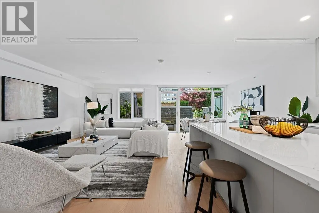 202 1331 MARINE DRIVE
