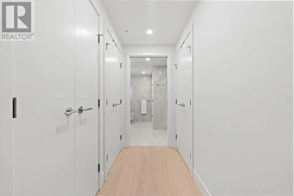 202 1331 MARINE DRIVE