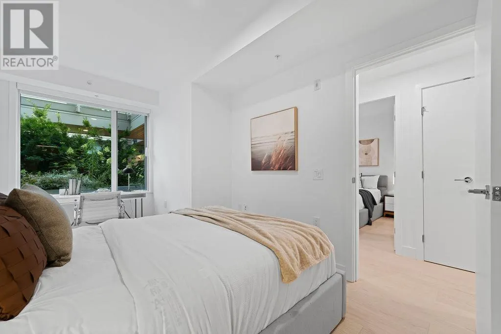 202 1331 MARINE DRIVE