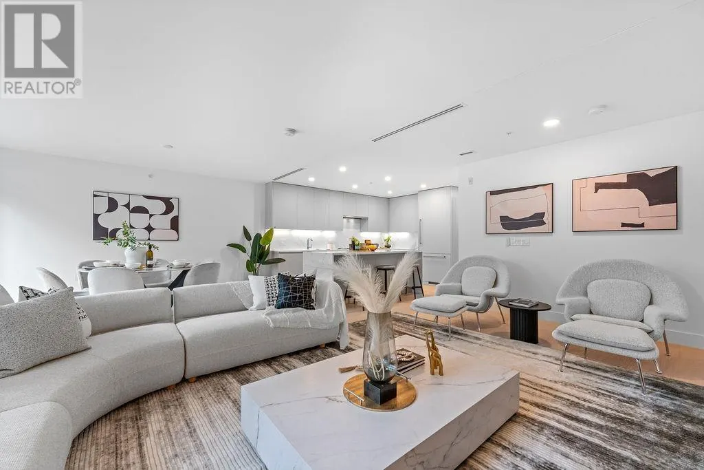 202 1331 MARINE DRIVE
