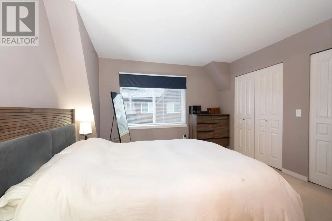 52 2000 PANORAMA DRIVE
