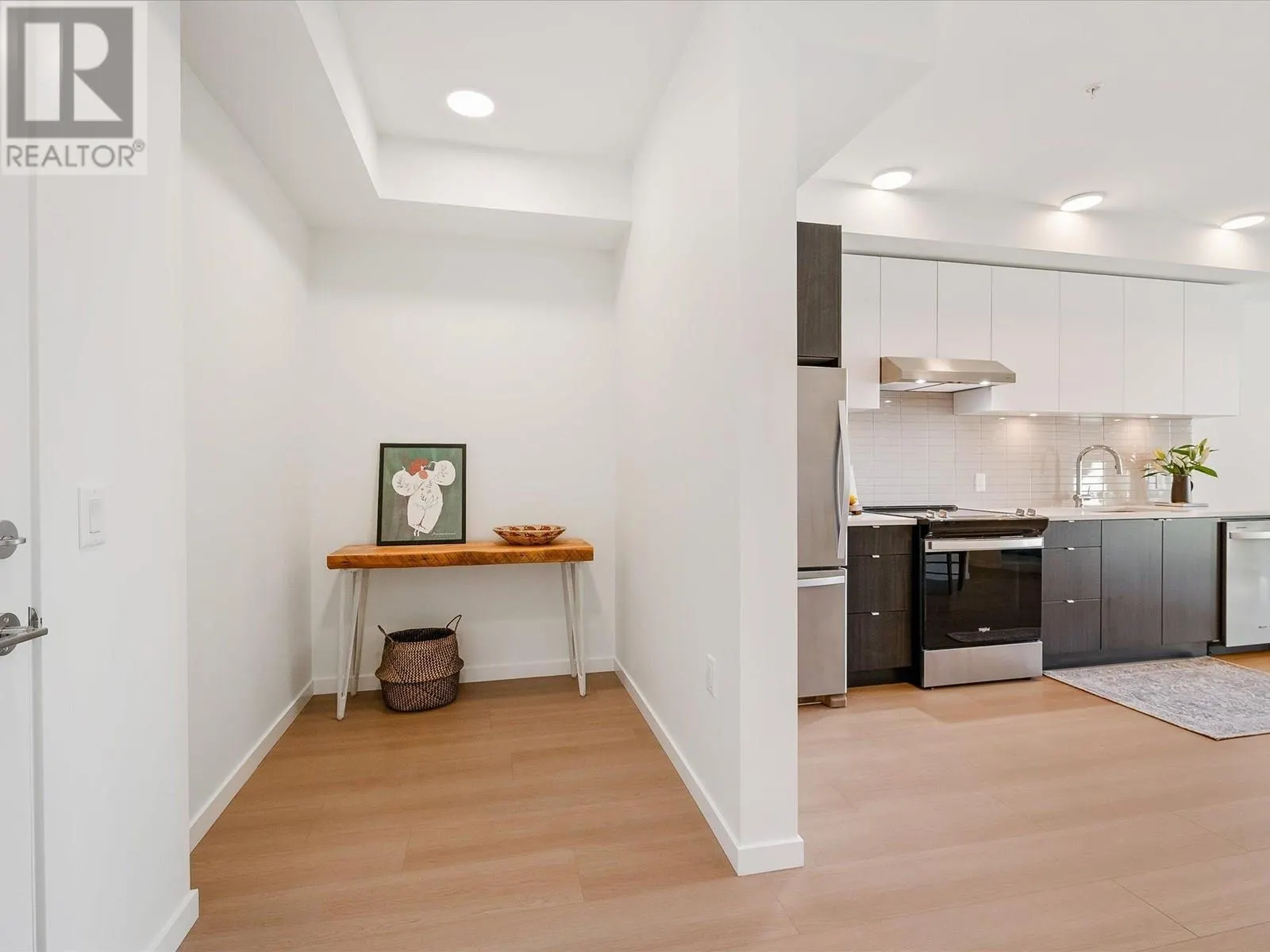 504 37994 SECOND AVENUE