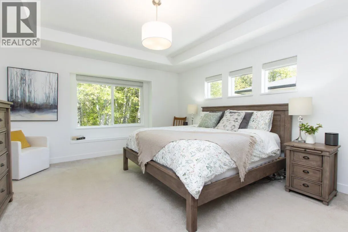 39253 FALCON CRESCENT