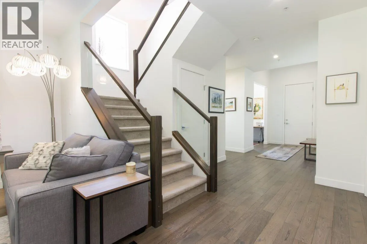39253 FALCON CRESCENT
