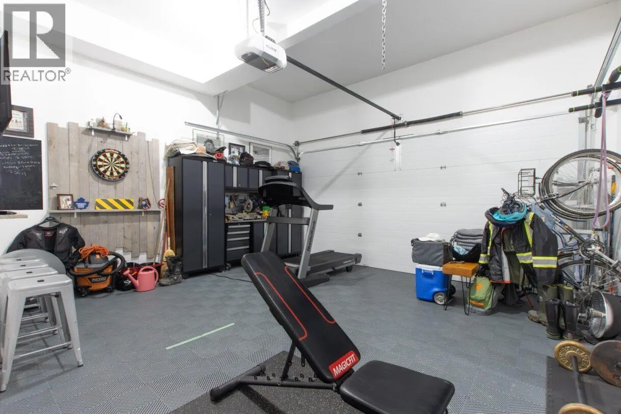 39253 FALCON CRESCENT