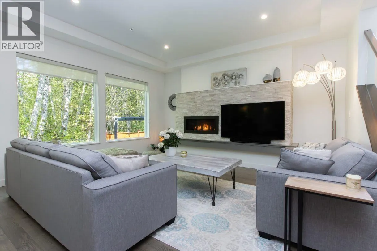 39253 FALCON CRESCENT