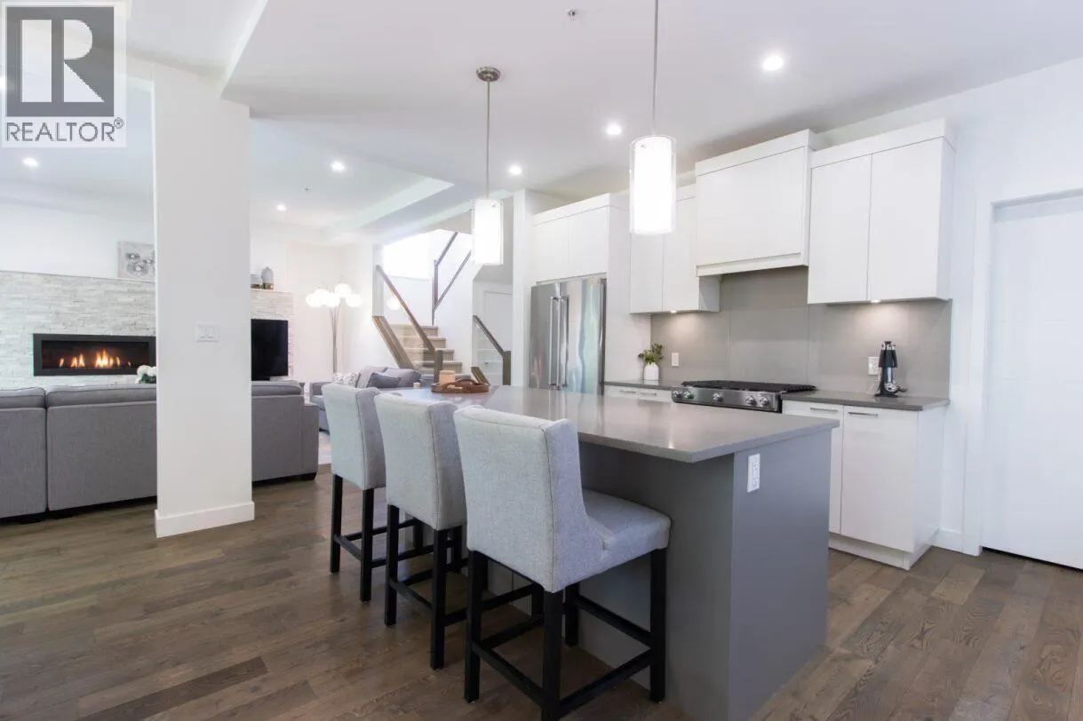 39253 FALCON CRESCENT
