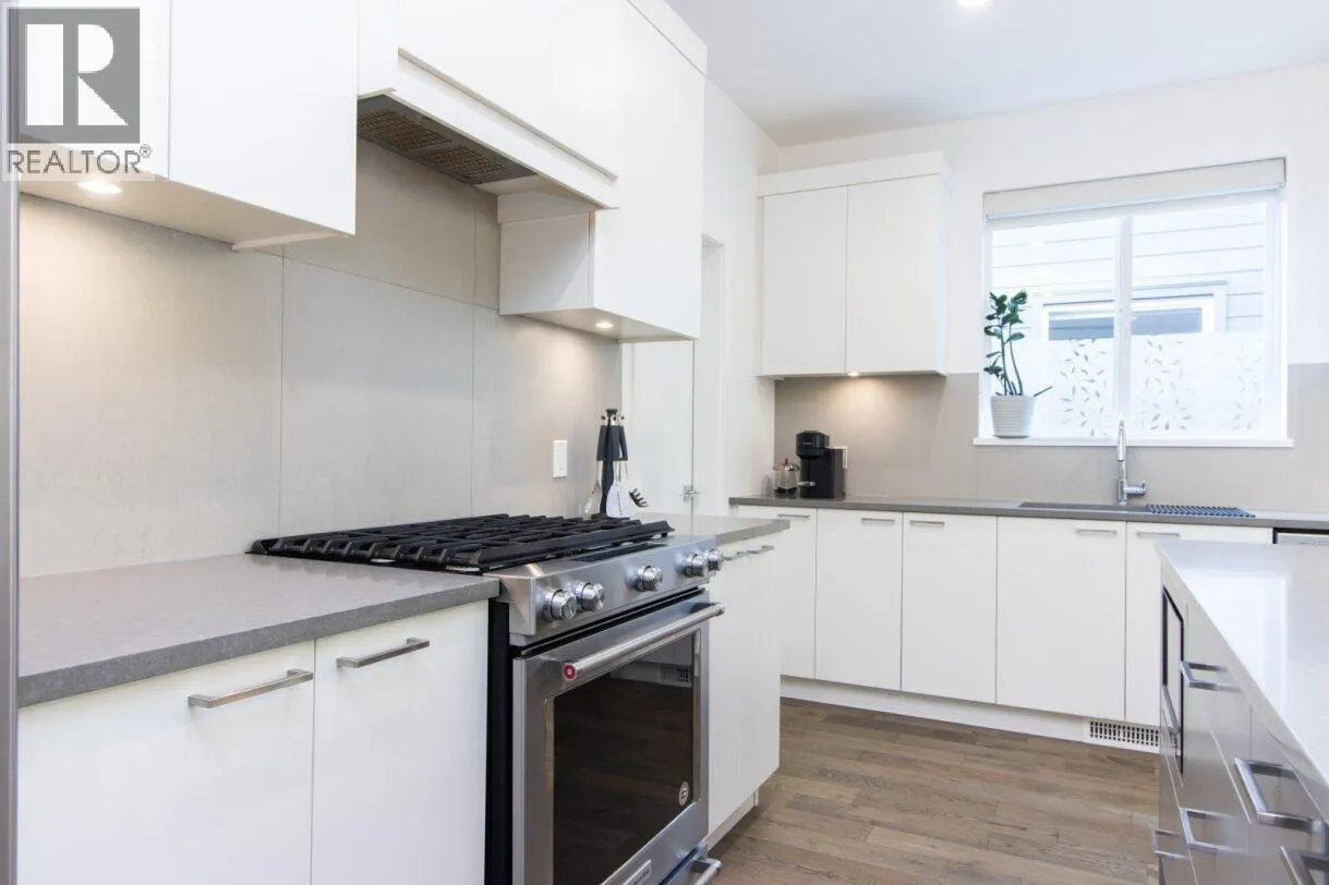 39253 FALCON CRESCENT