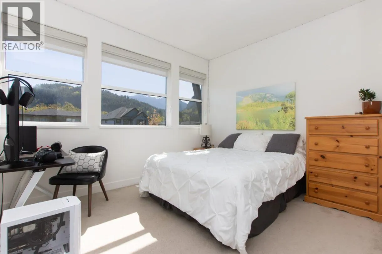 39253 FALCON CRESCENT