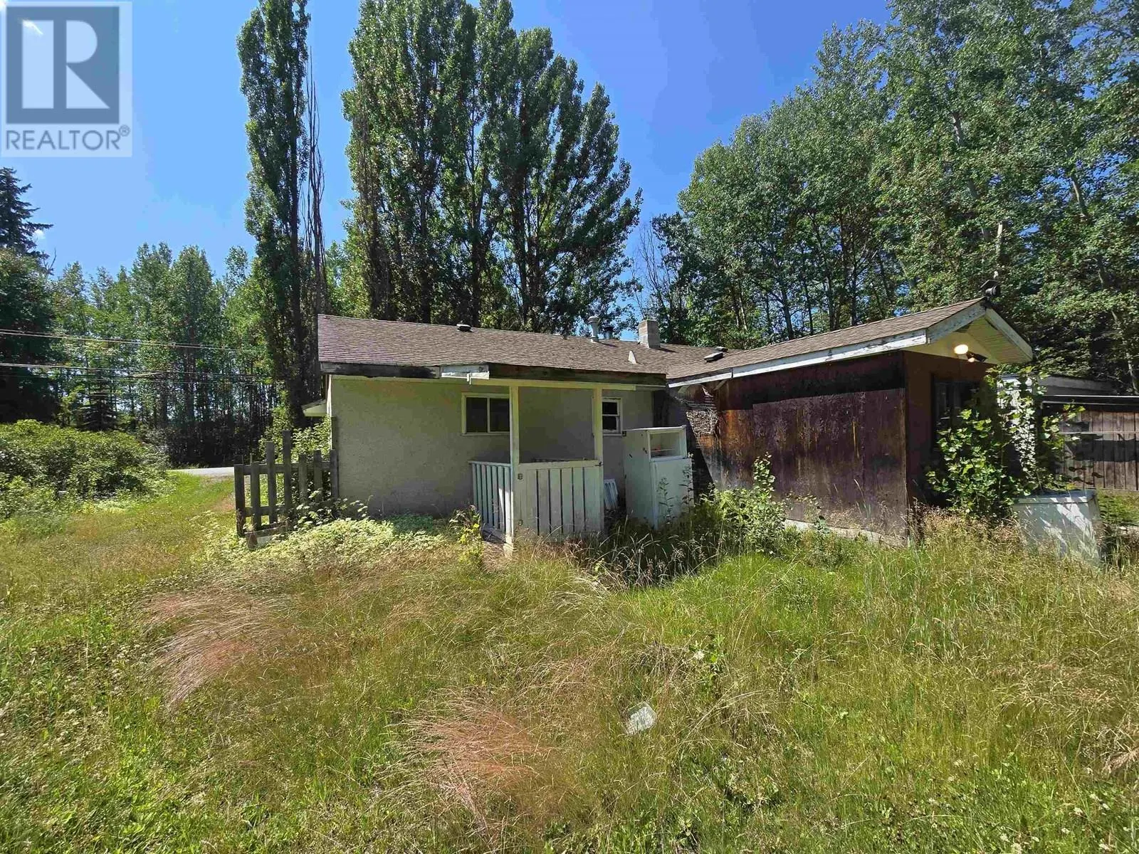 902 MAPLE DRIVE