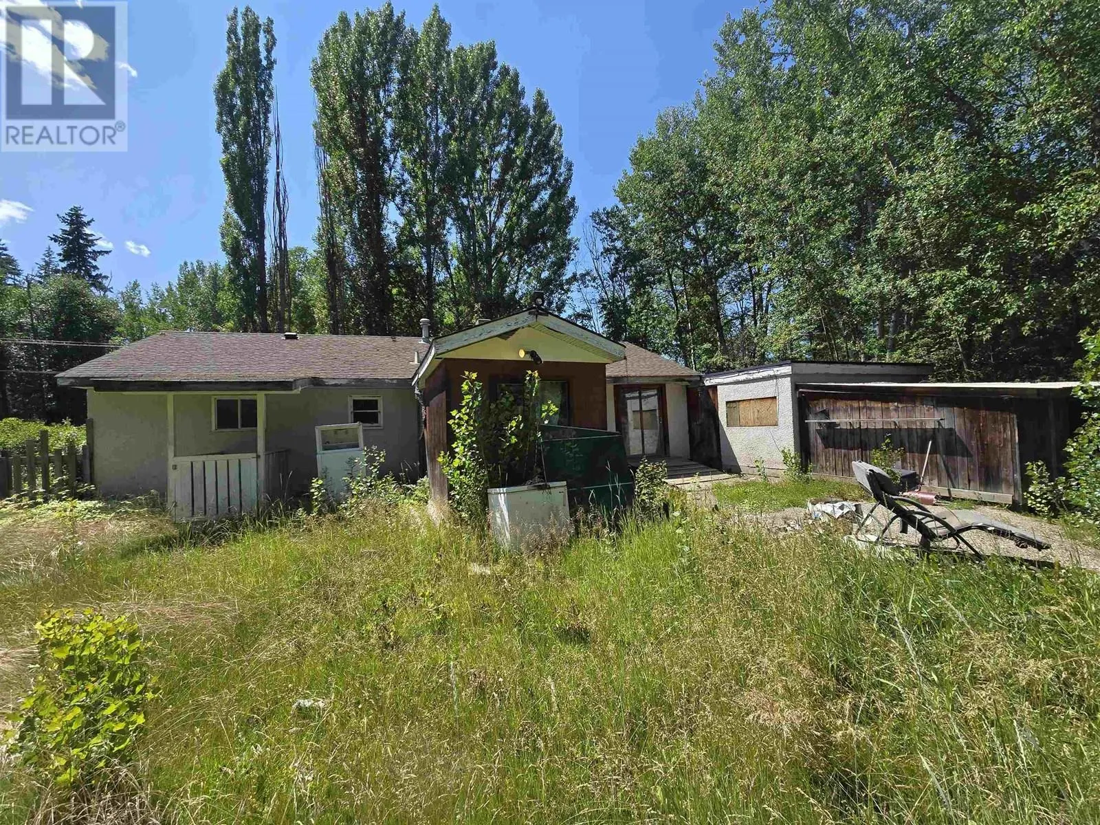 902 MAPLE DRIVE