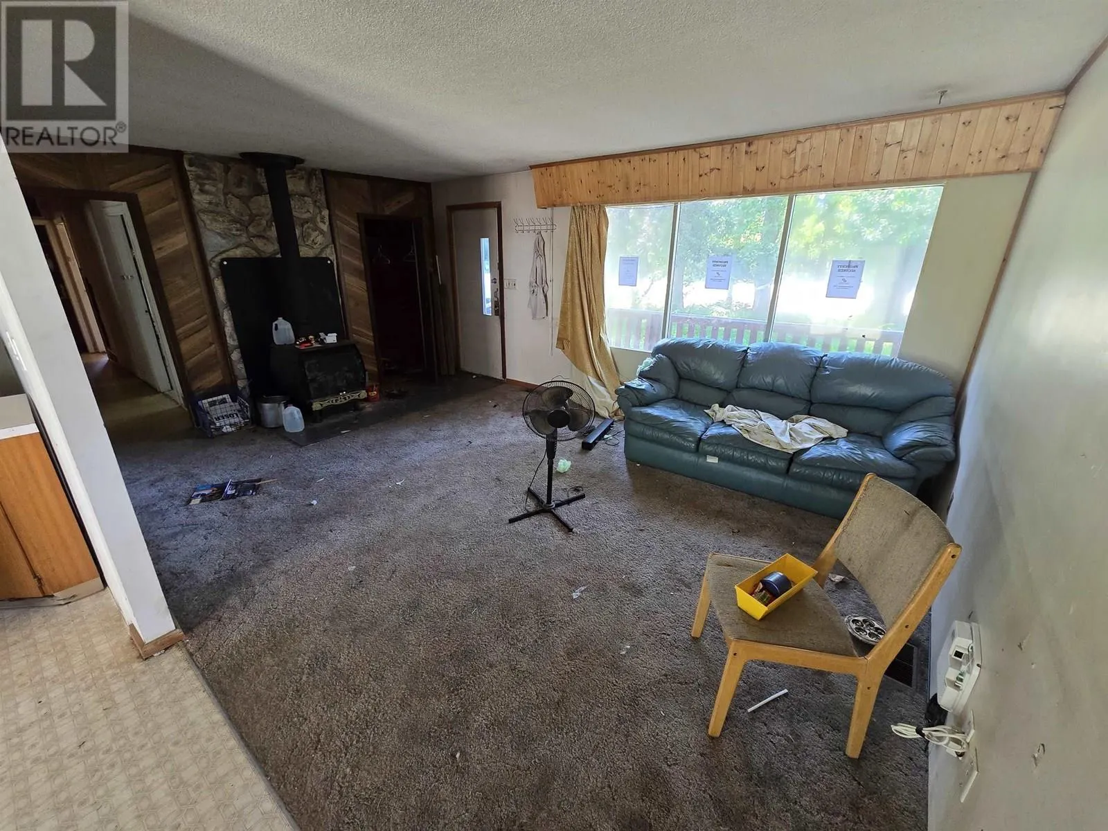 902 MAPLE DRIVE