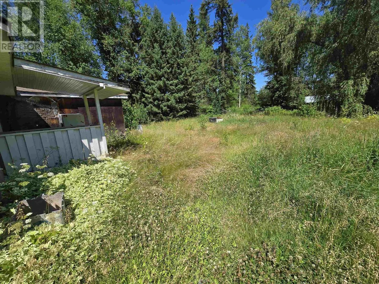 902 MAPLE DRIVE