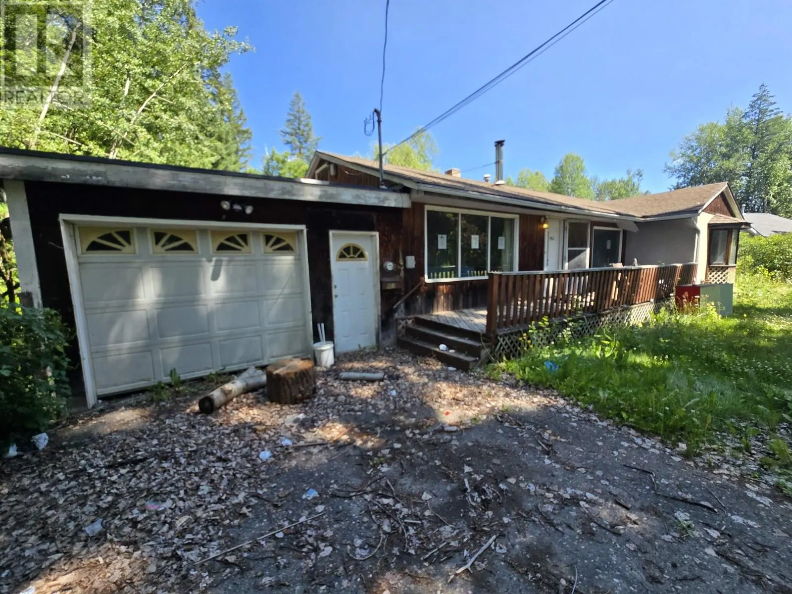 902 MAPLE DRIVE