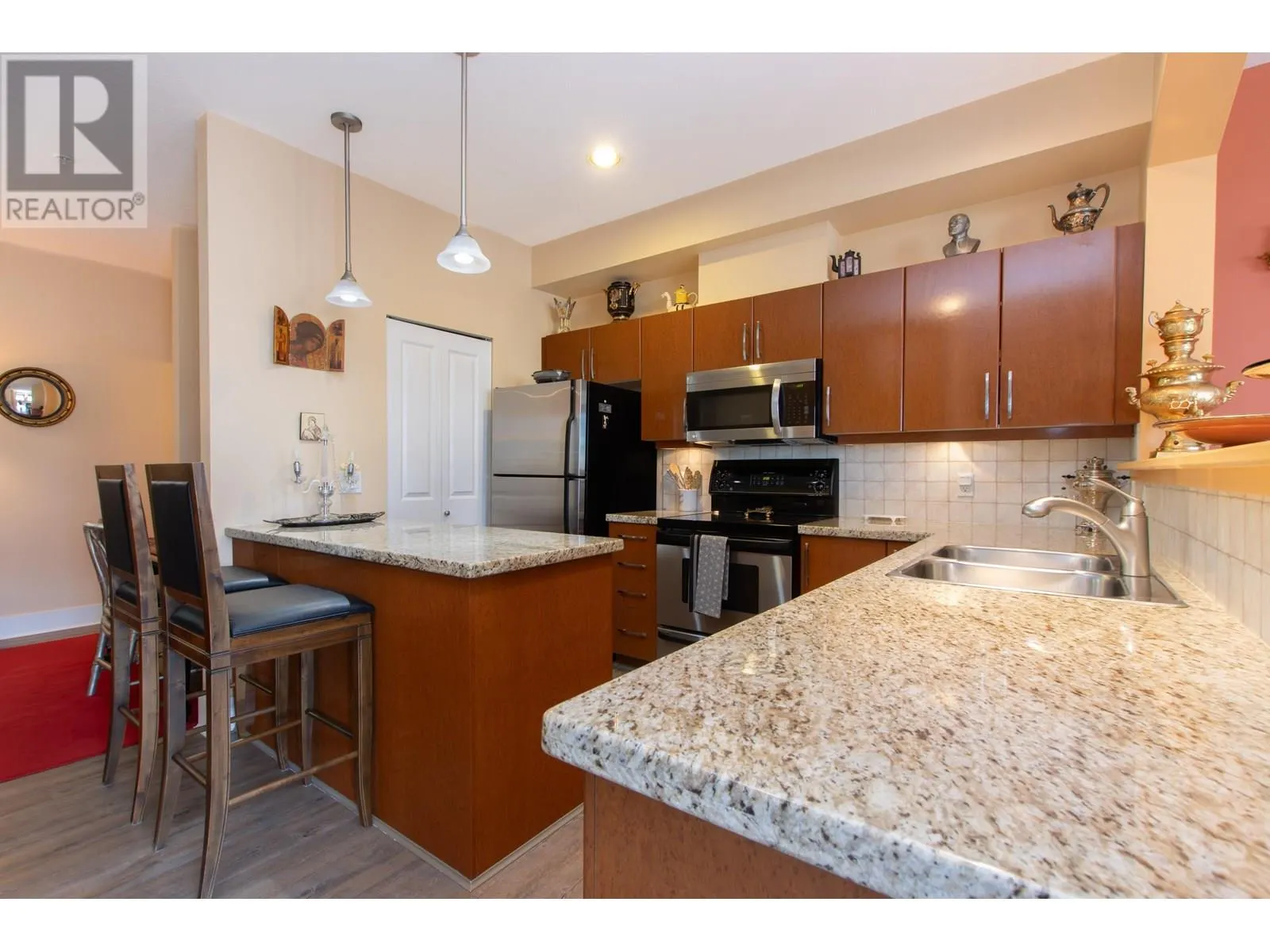 4 1024 GLACIER VIEW DRIVE