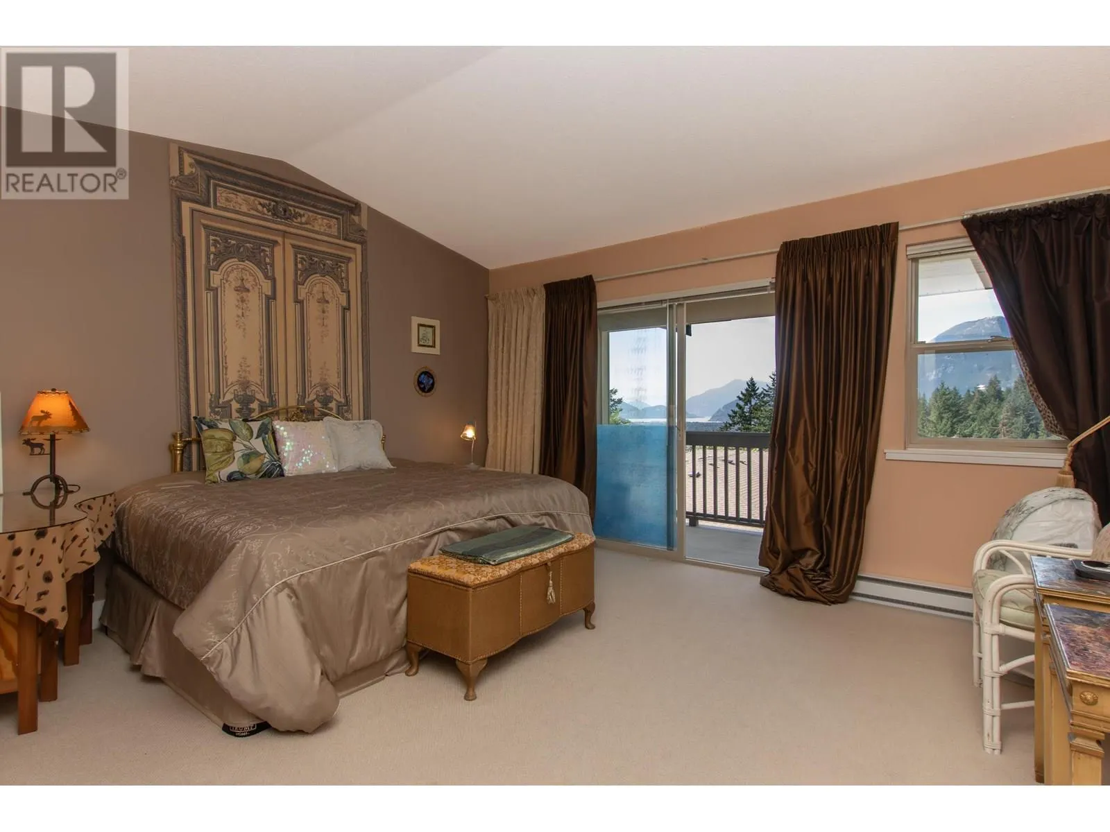 4 1024 GLACIER VIEW DRIVE