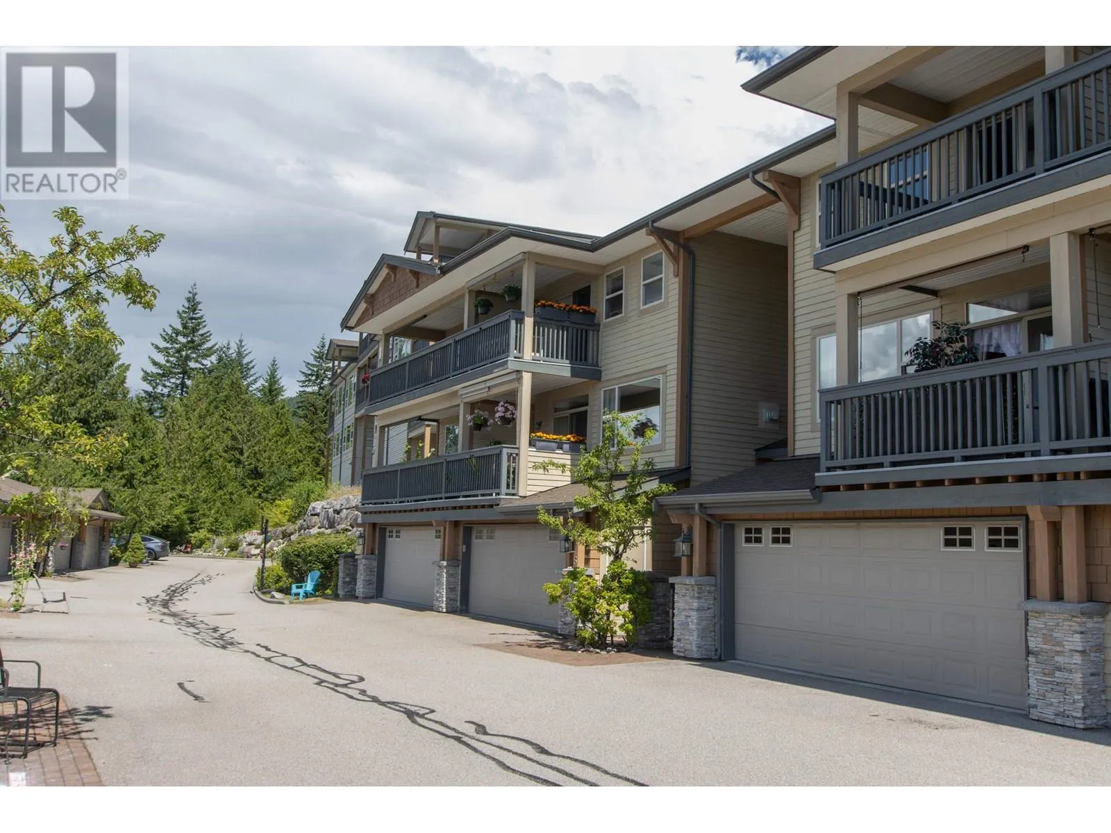 4 1024 GLACIER VIEW DRIVE