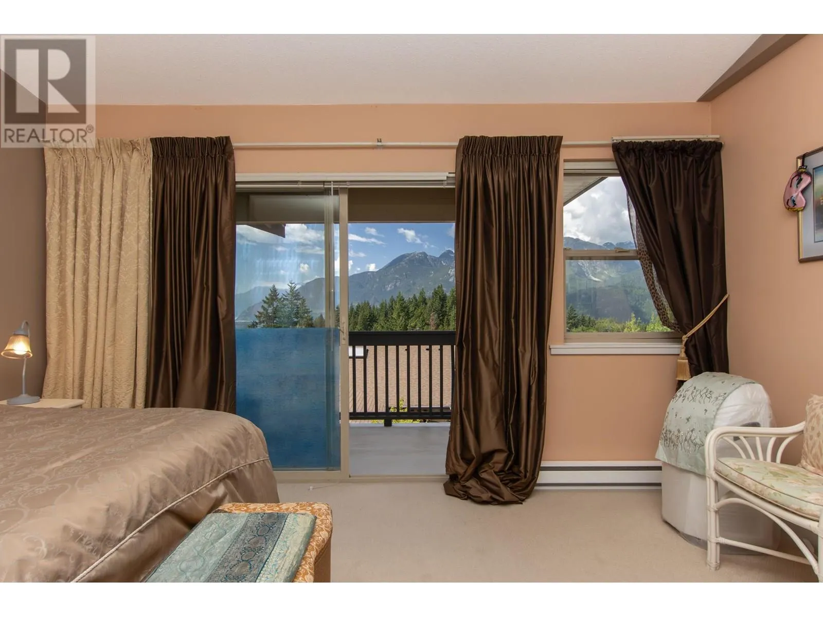 4 1024 GLACIER VIEW DRIVE
