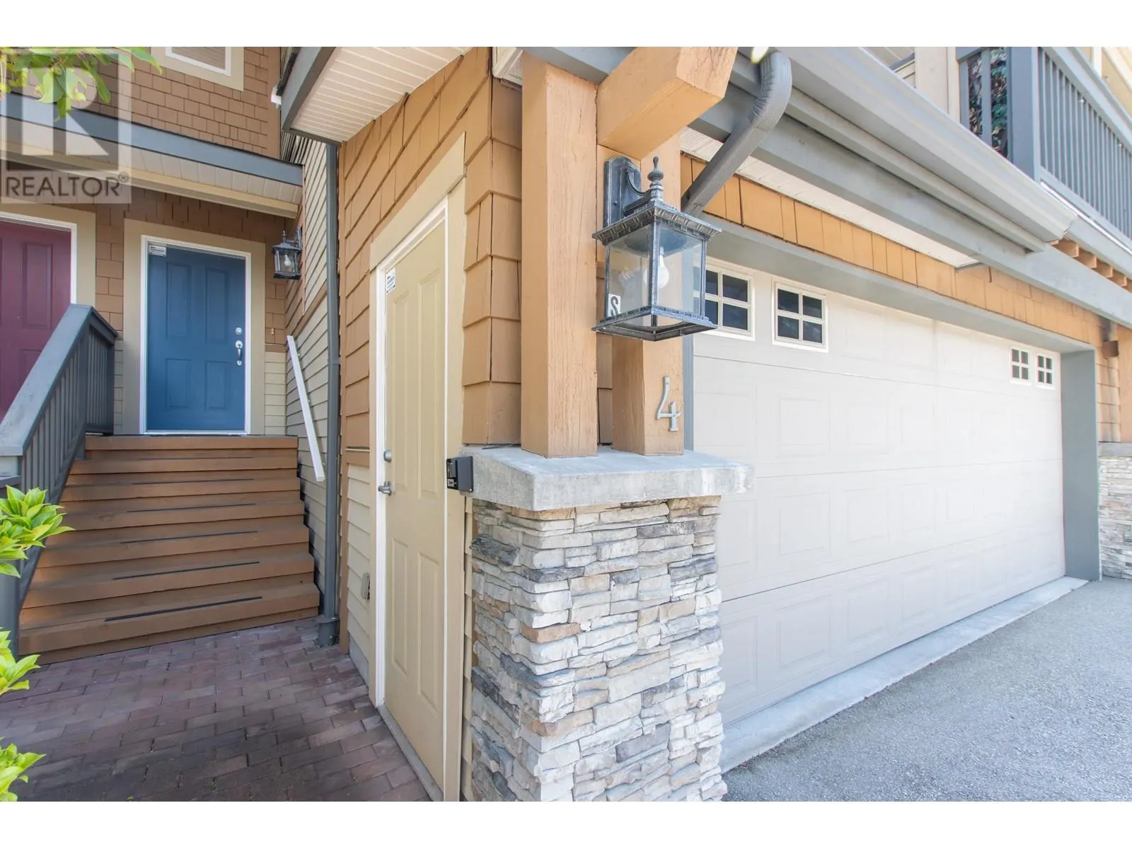 4 1024 GLACIER VIEW DRIVE