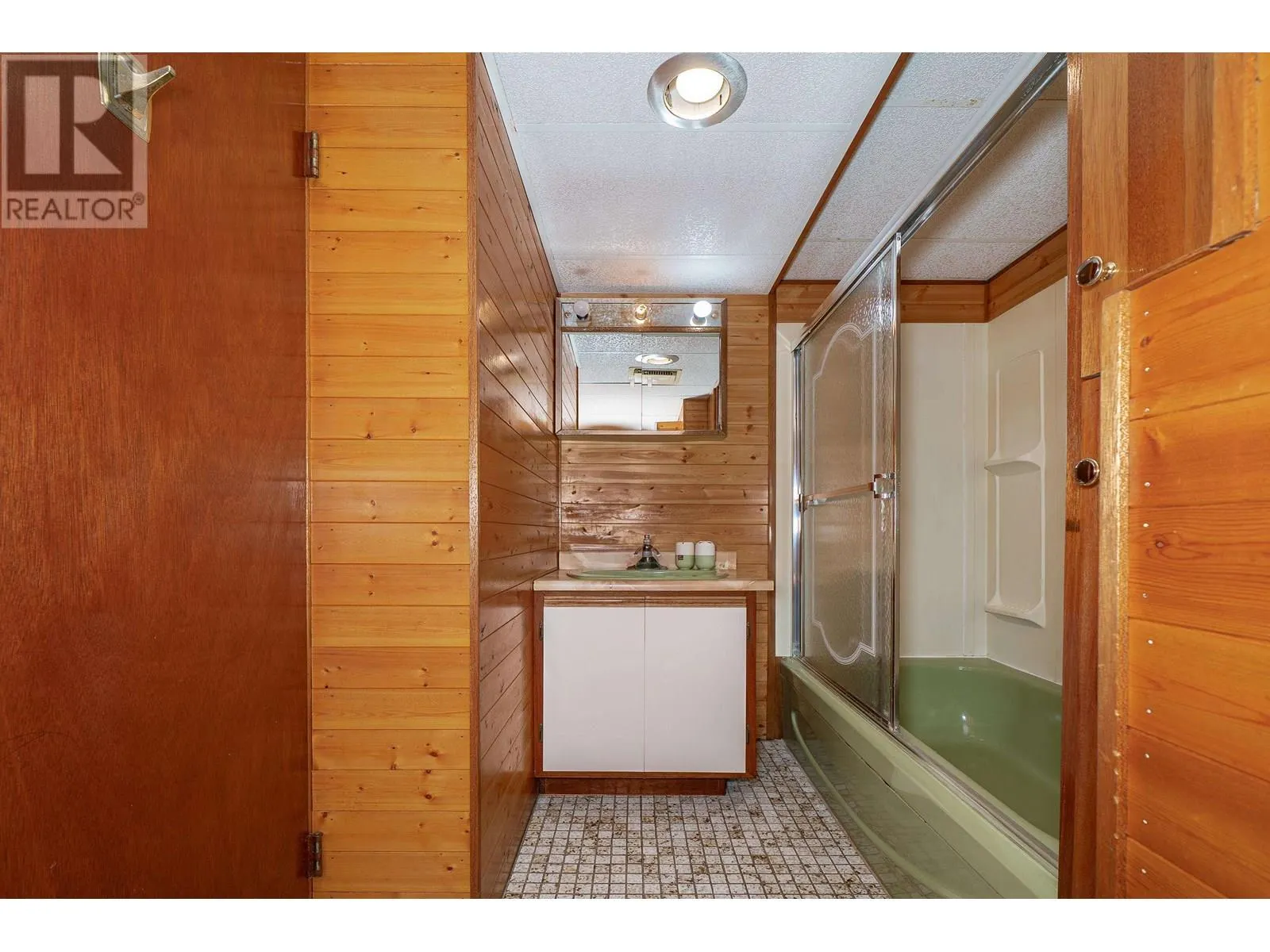 432 W 25TH STREET