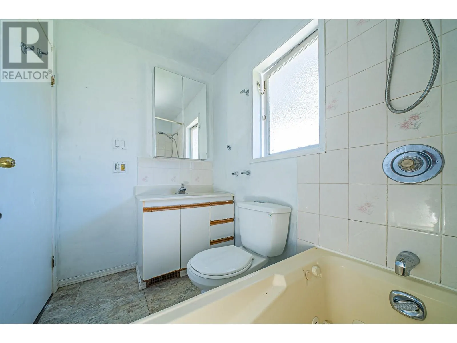 432 W 25TH STREET