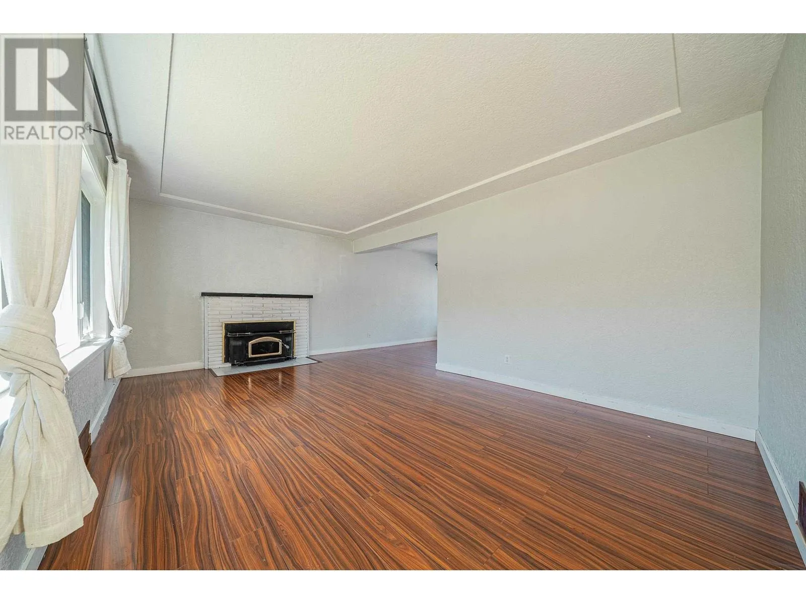 432 W 25TH STREET