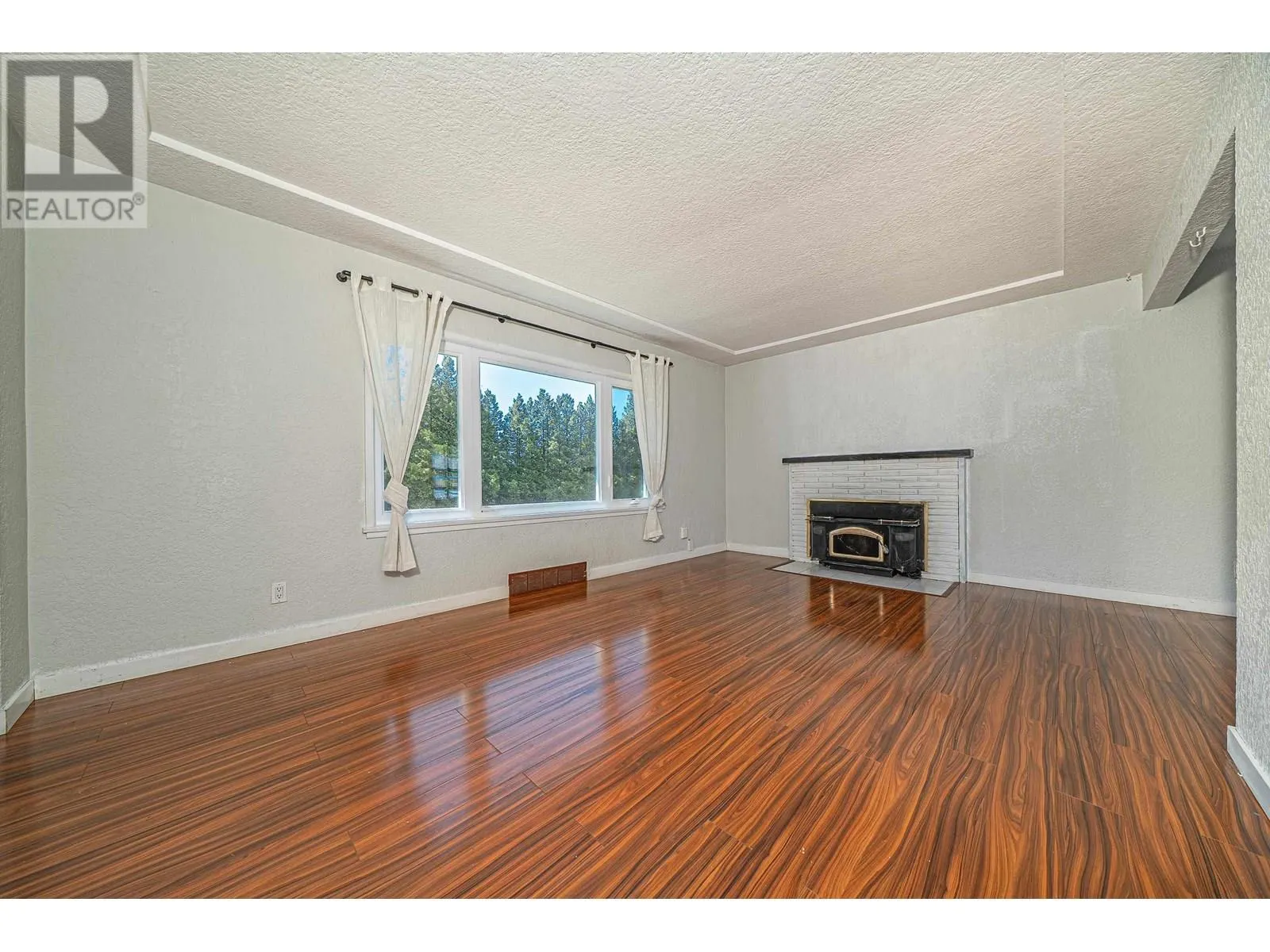 432 W 25TH STREET
