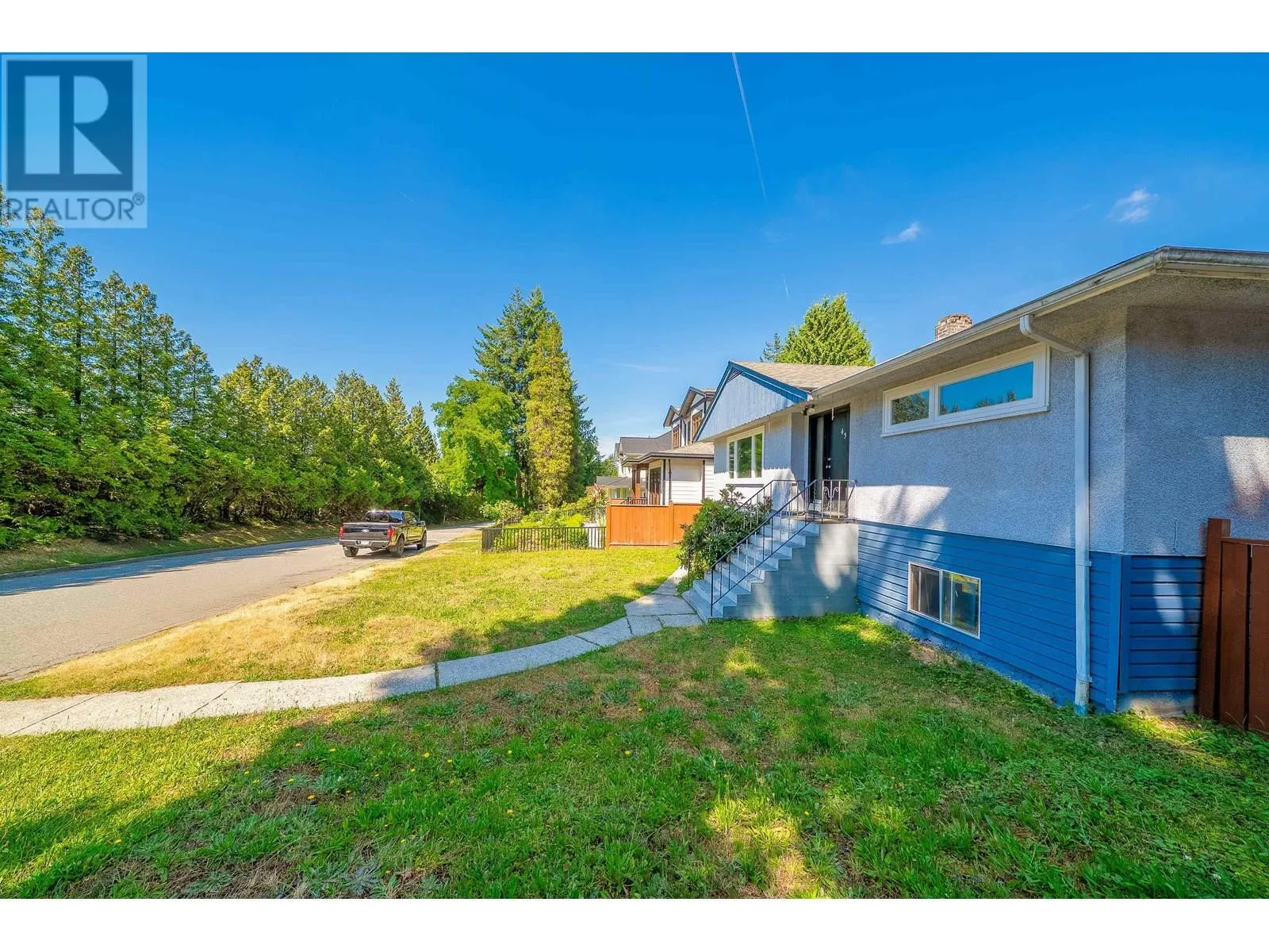 432 W 25TH STREET