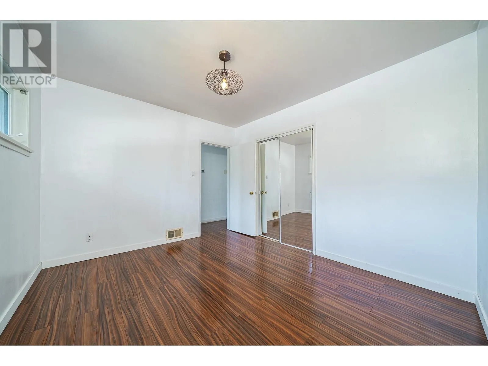 432 W 25TH STREET