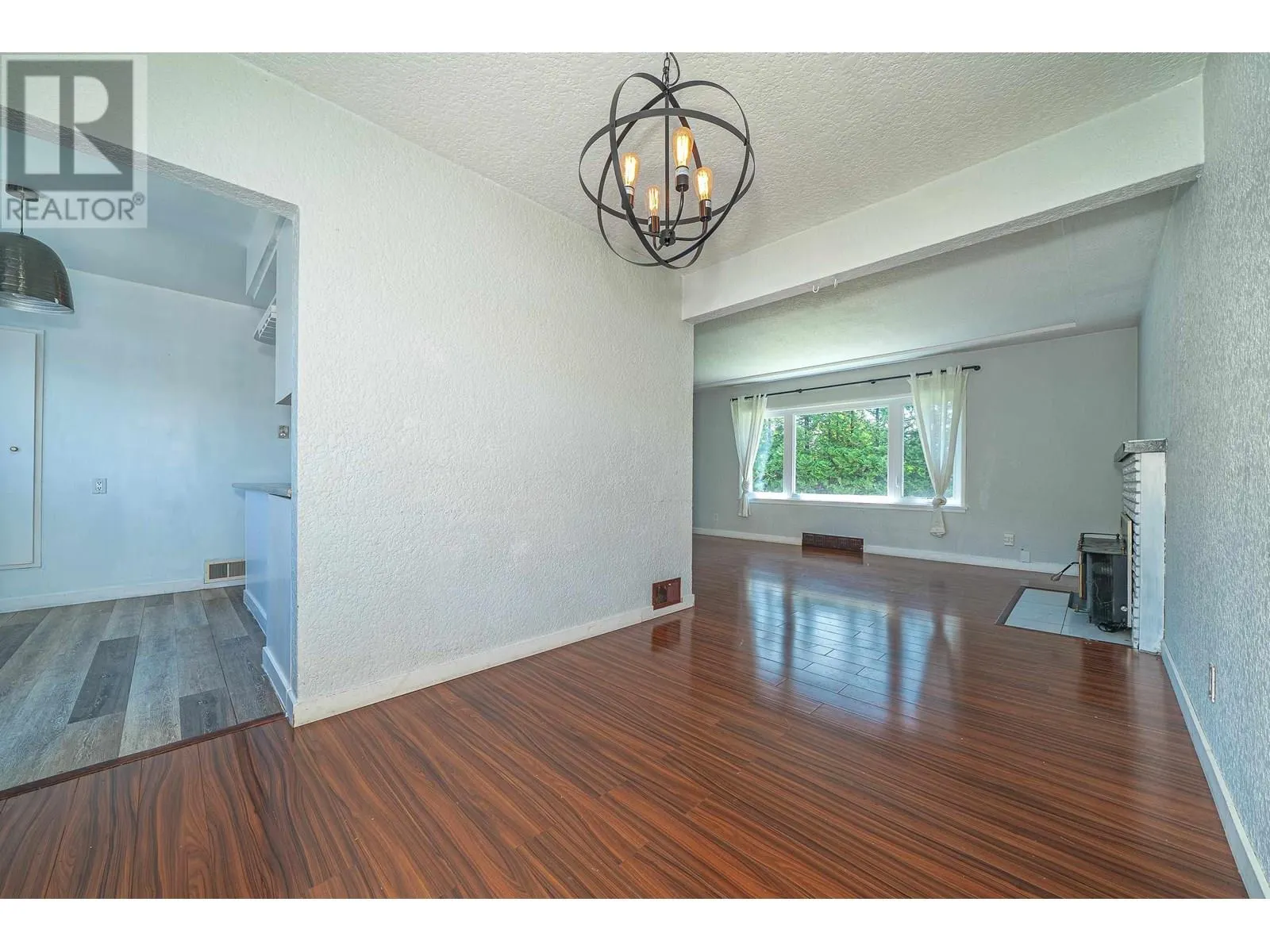 432 W 25TH STREET