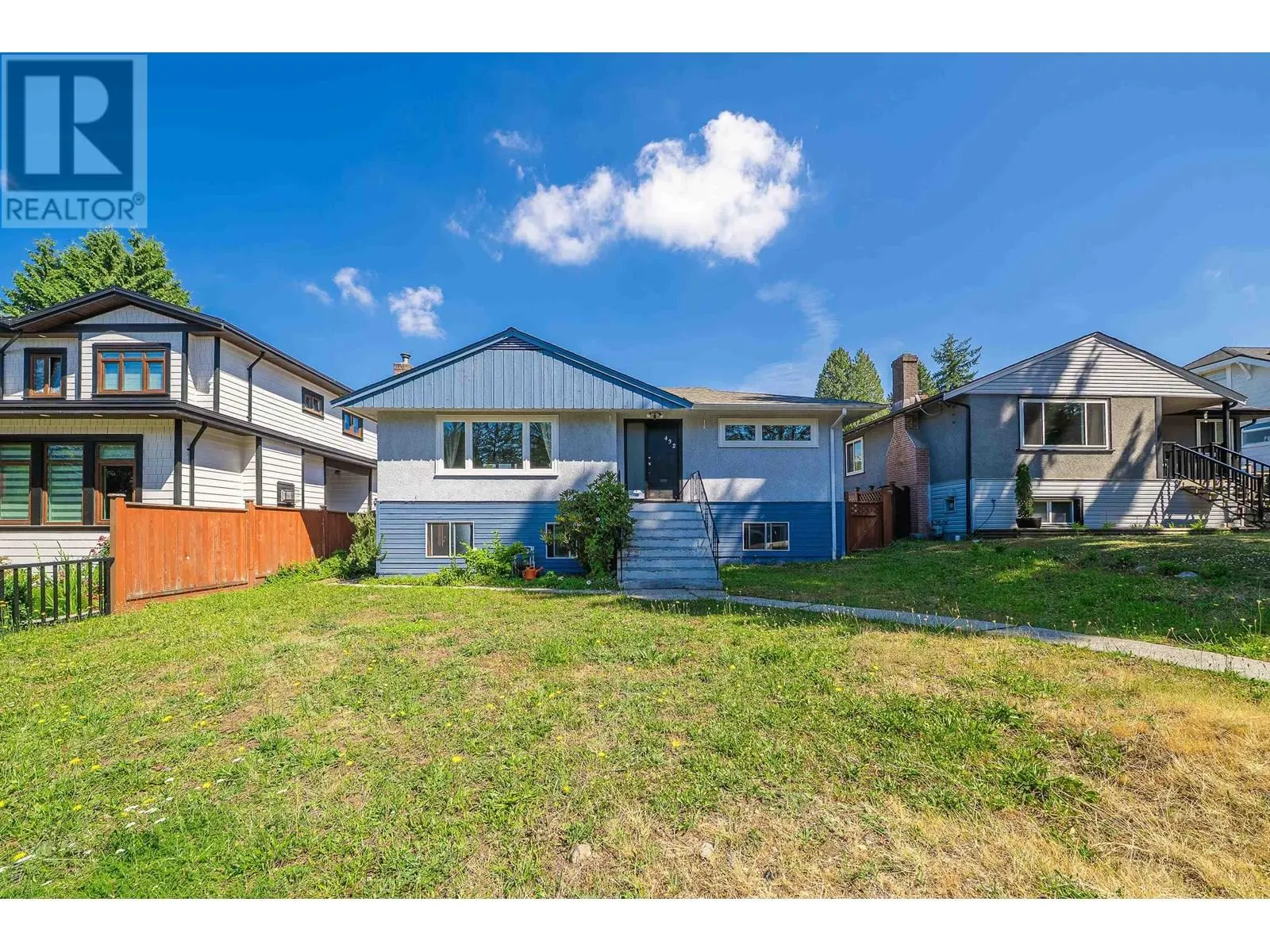 432 W 25TH STREET