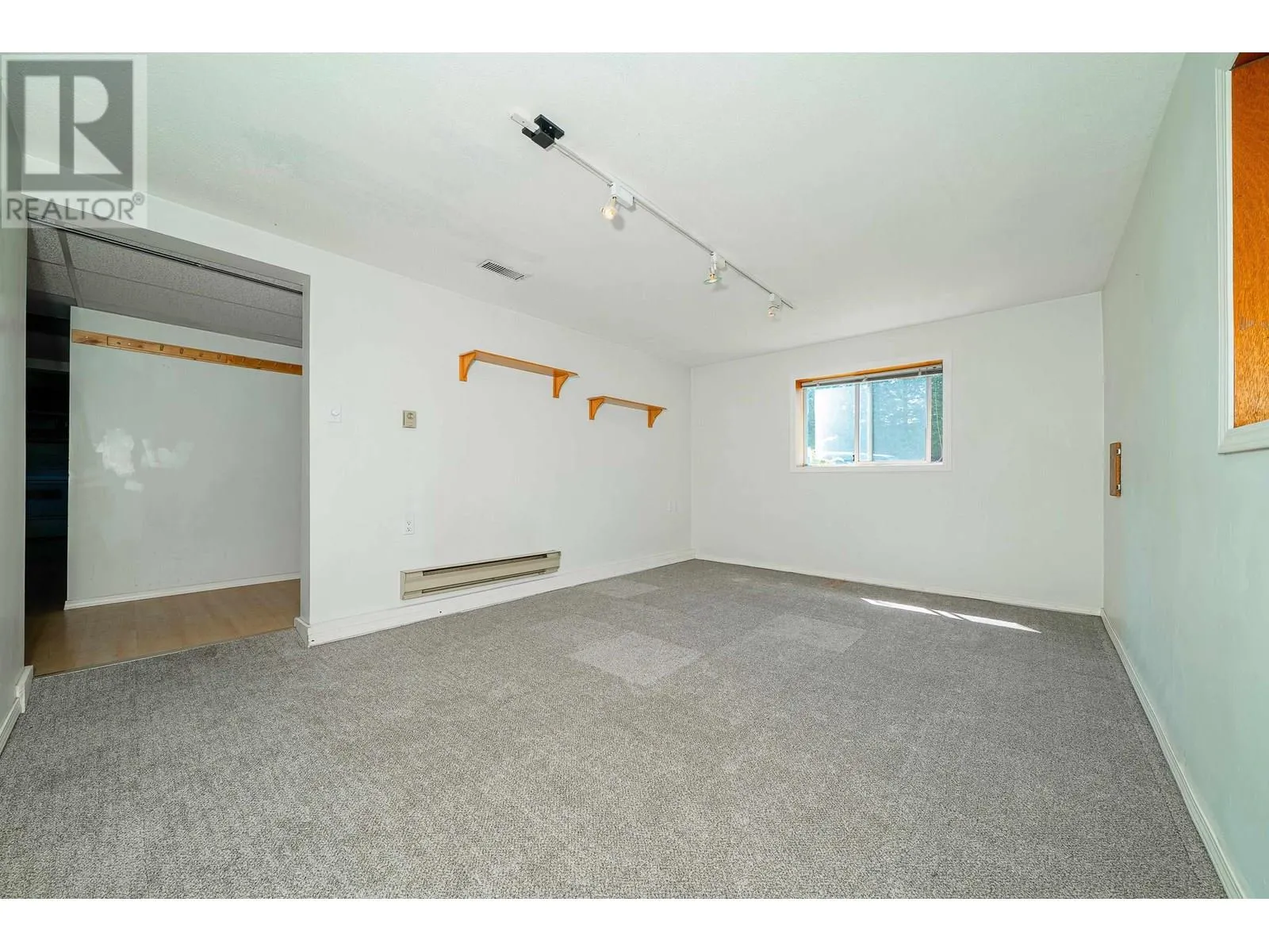 432 W 25TH STREET