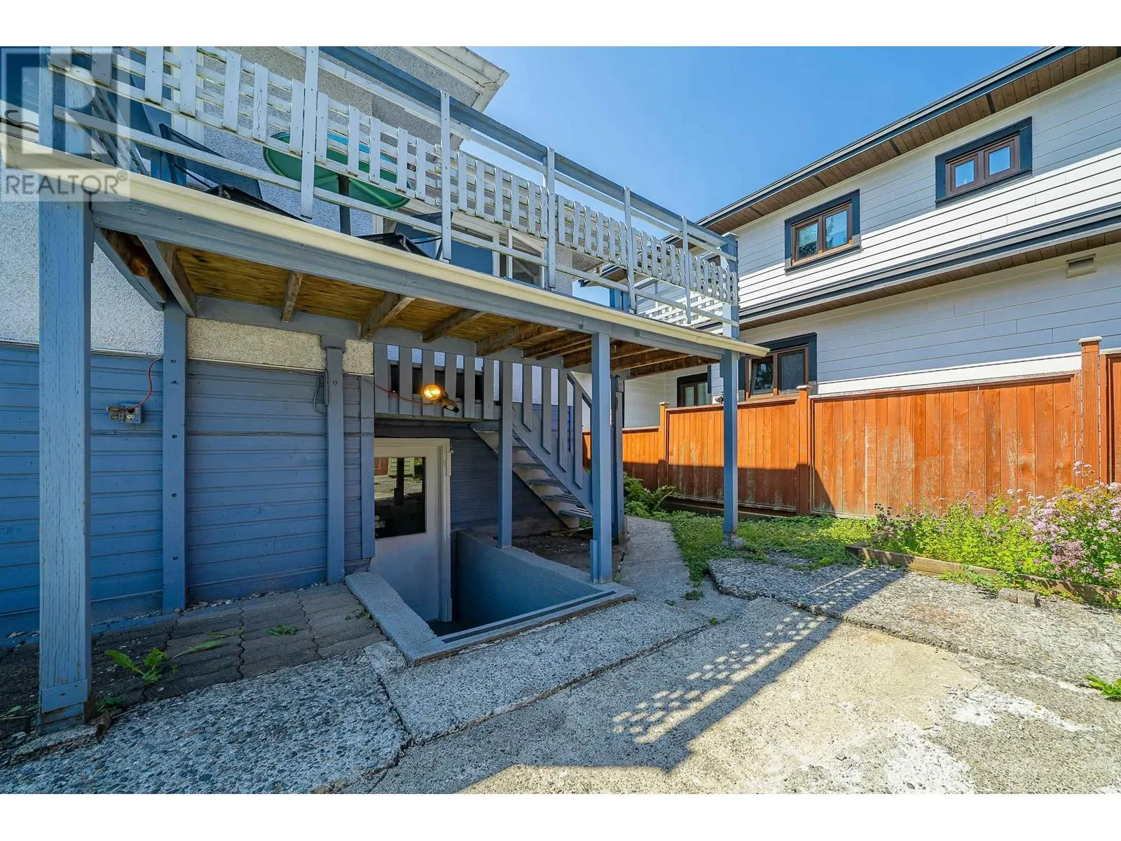 432 W 25TH STREET