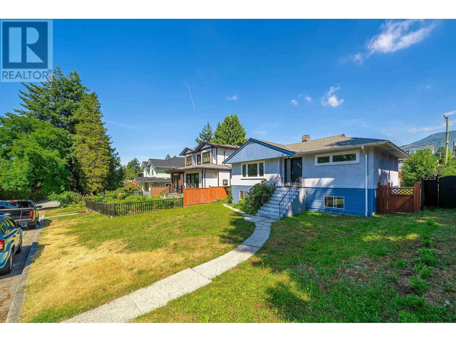 432 W 25TH STREET
