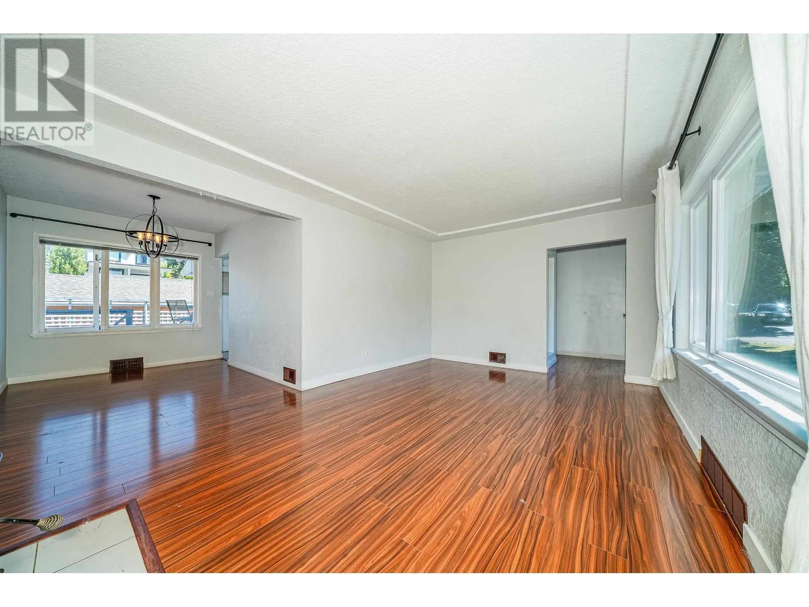 432 W 25TH STREET