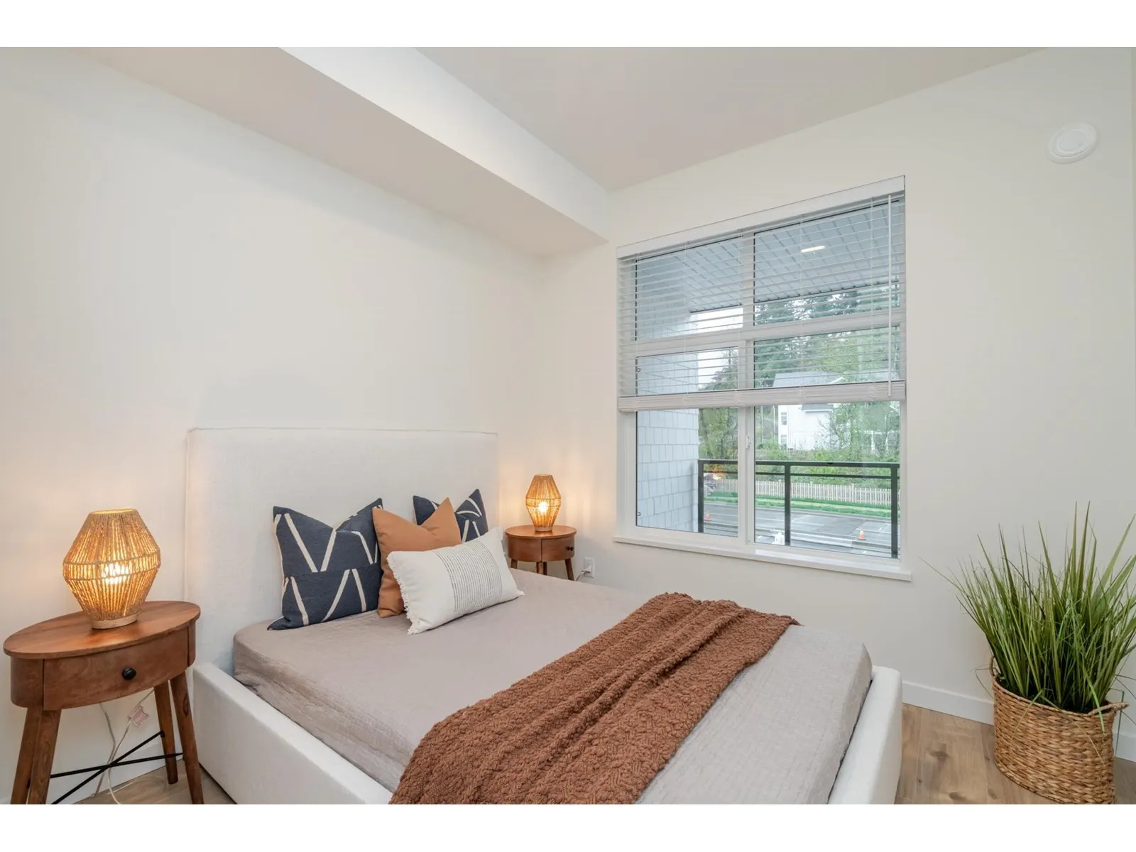 302 33920 BEST AVENUE