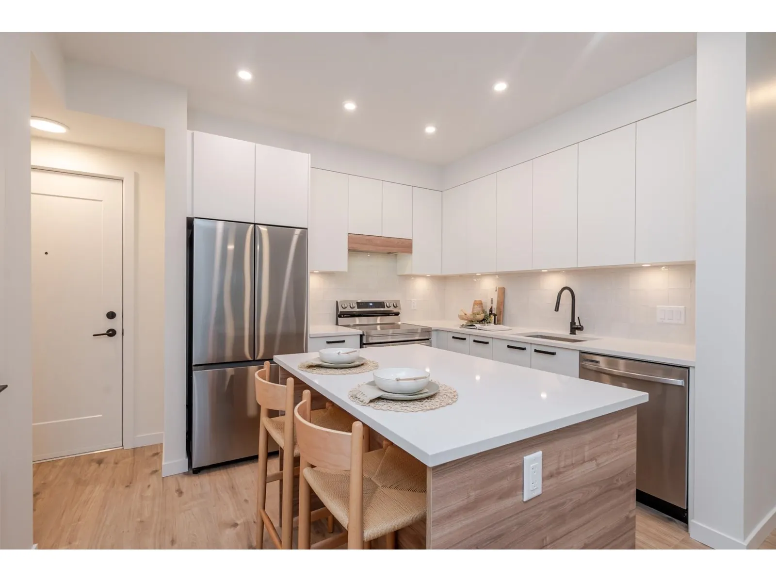 302 33920 BEST AVENUE