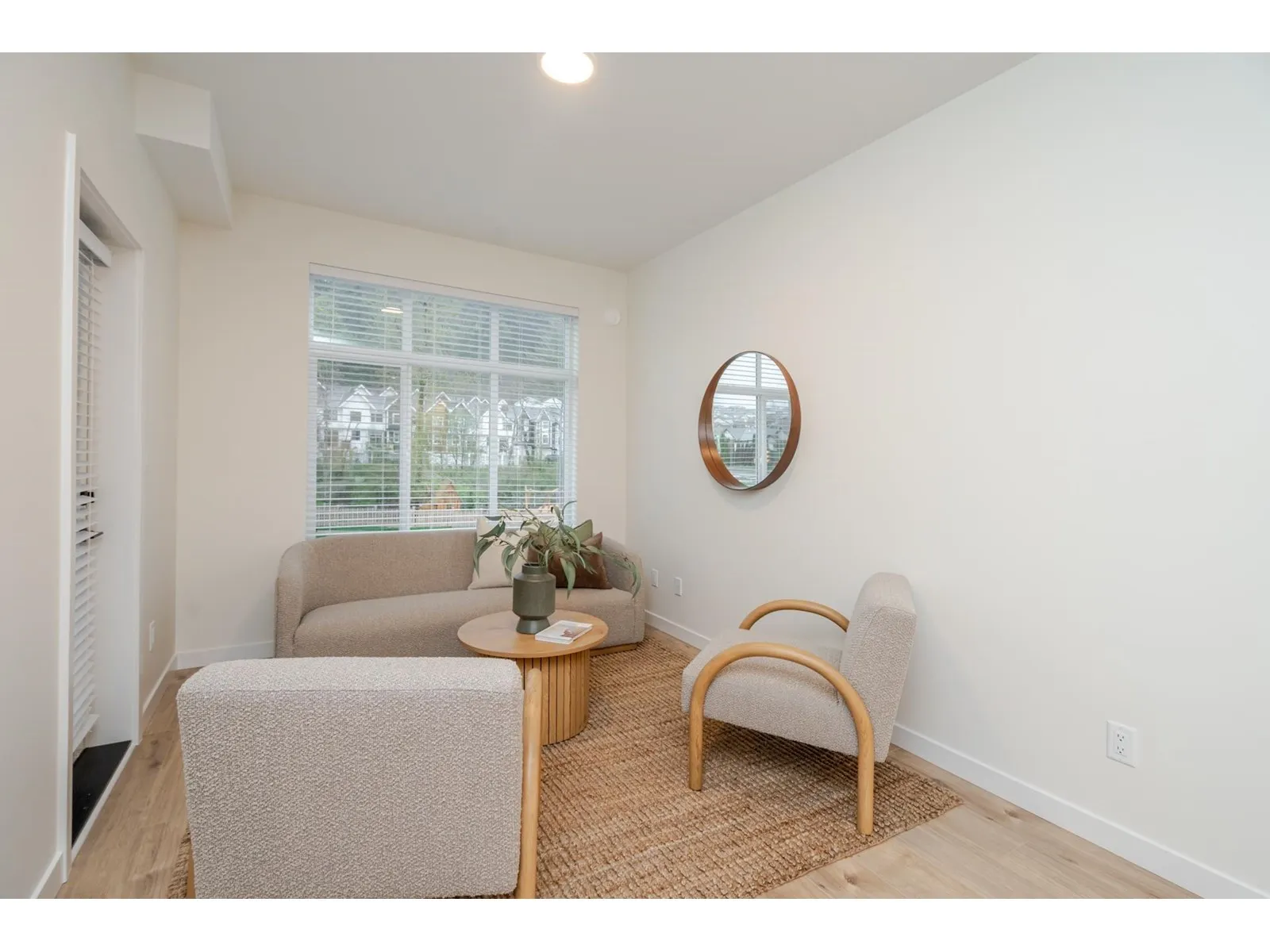 302 33920 BEST AVENUE