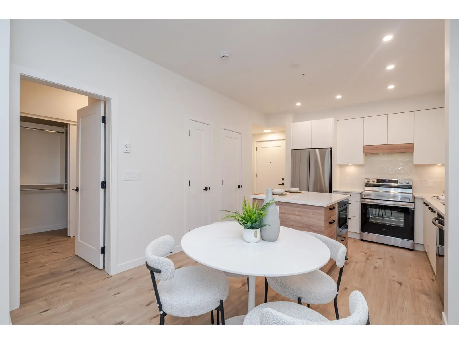 302 33920 BEST AVENUE