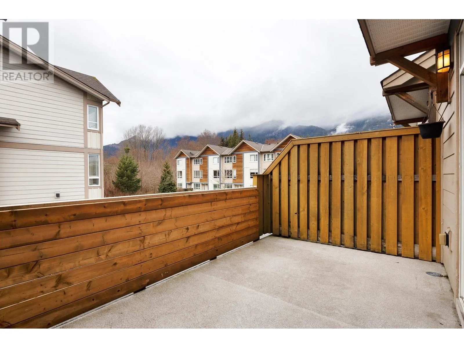 2 1188 WILSON CRESCENT